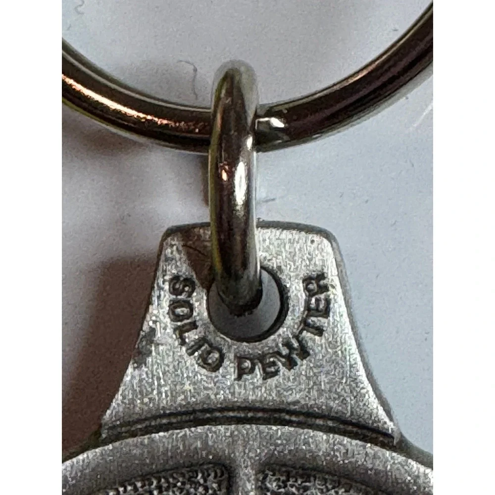 Vintage Solid Pewter‎ 32B Medallion Keychain Silver Tone Textured Round Key Ring